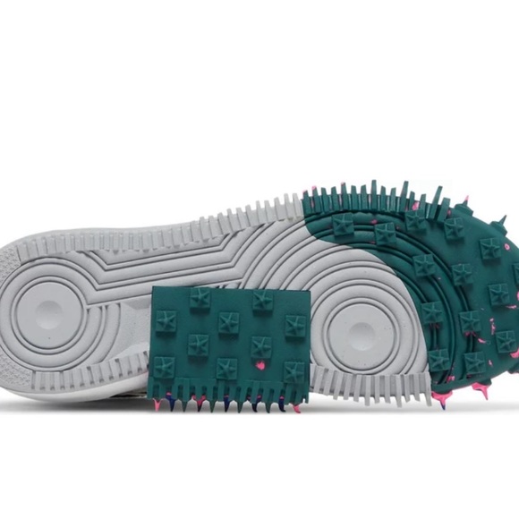 2022 NEW WITH BOX
Off-White x Air Force 1 Mid 'White' men’s size 10 - Picture 9 of 11